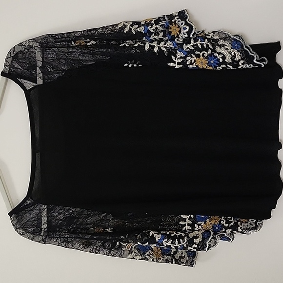 Anthro Akemi & Kin Calista Embroidered Bat Wing Lace Sleeve Top Fairycore Sz S - Picture 10 of 17